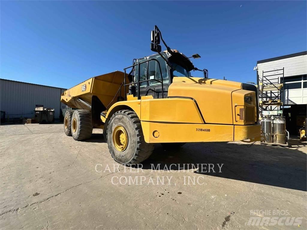 CAT 745-04 Terrængående lastbiler