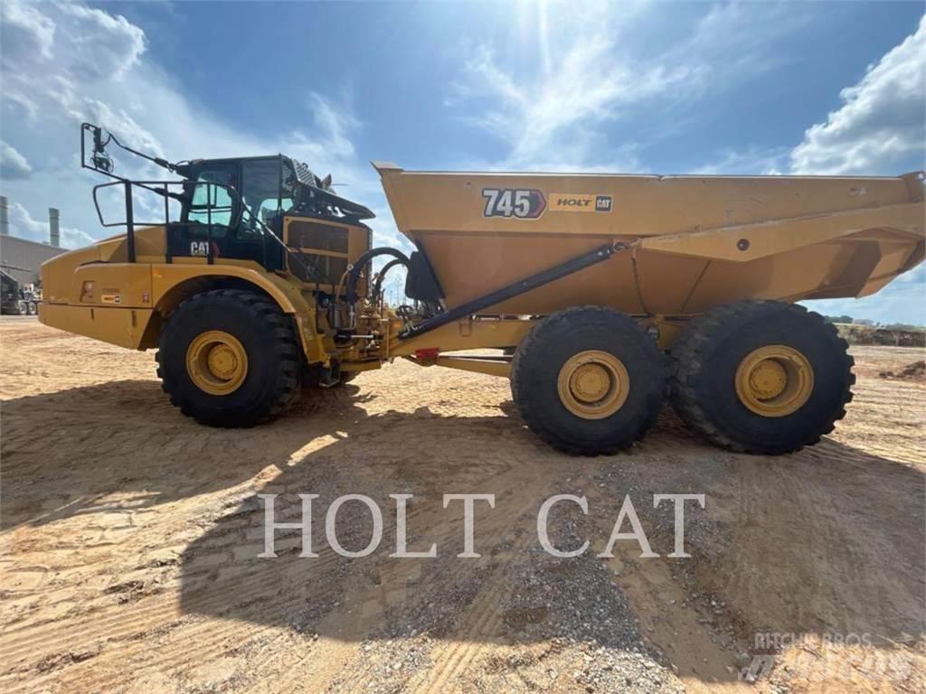 CAT 745-04 Terrængående lastbiler