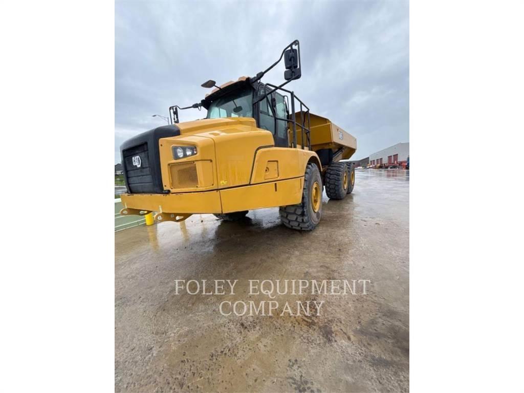 CAT 745-04 Terrængående lastbiler