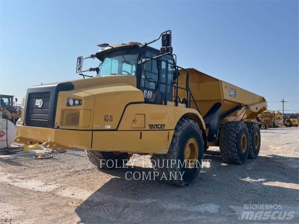 CAT 745-04 Terrængående lastbiler