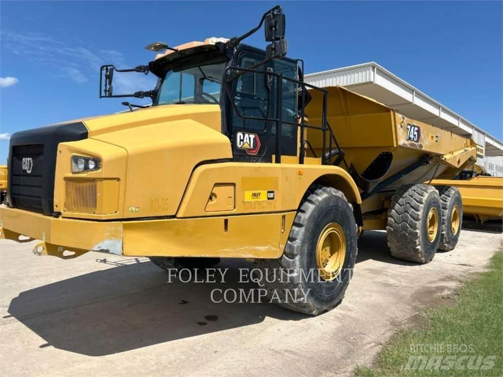CAT 745-04 Terrængående lastbiler