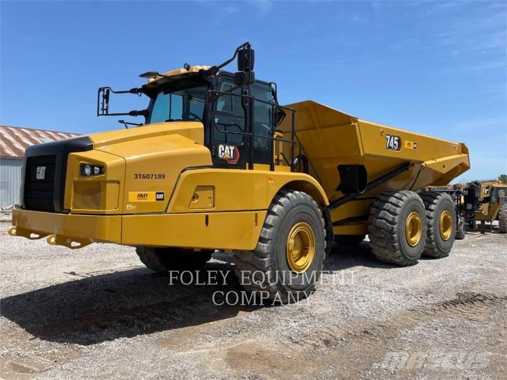 CAT 745-04 Terrængående lastbiler