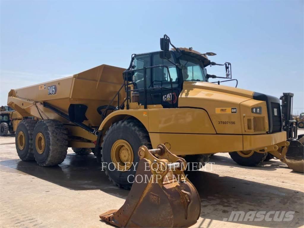 CAT 745-04 Terrængående lastbiler