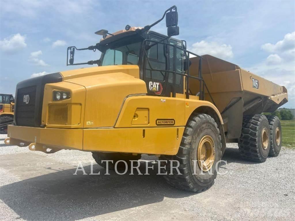 CAT 745-04 Terrængående lastbiler