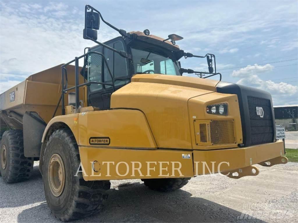 CAT 745-04 Terrængående lastbiler