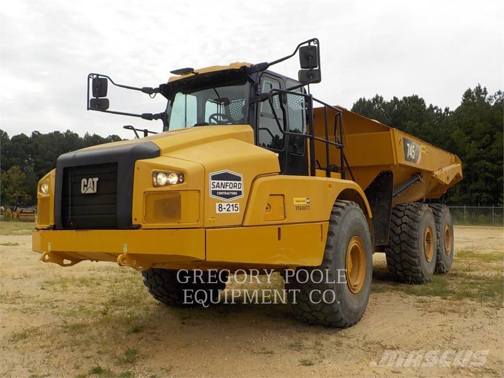 CAT 745-04 Terrængående lastbiler