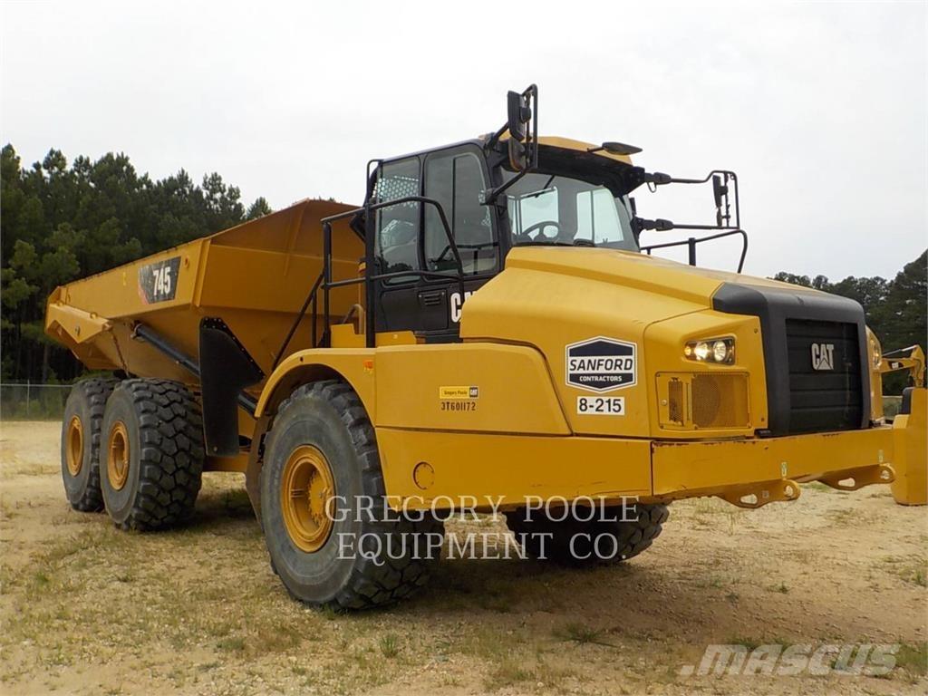 CAT 745-04 Terrængående lastbiler
