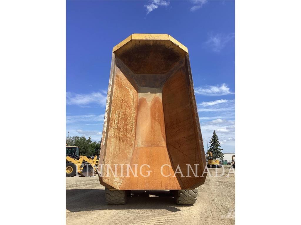 CAT 745-04 Terrængående lastbiler