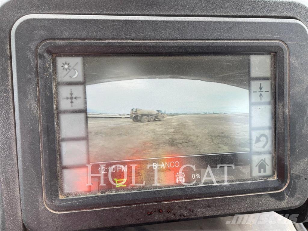 CAT 745-04 Terrængående lastbiler