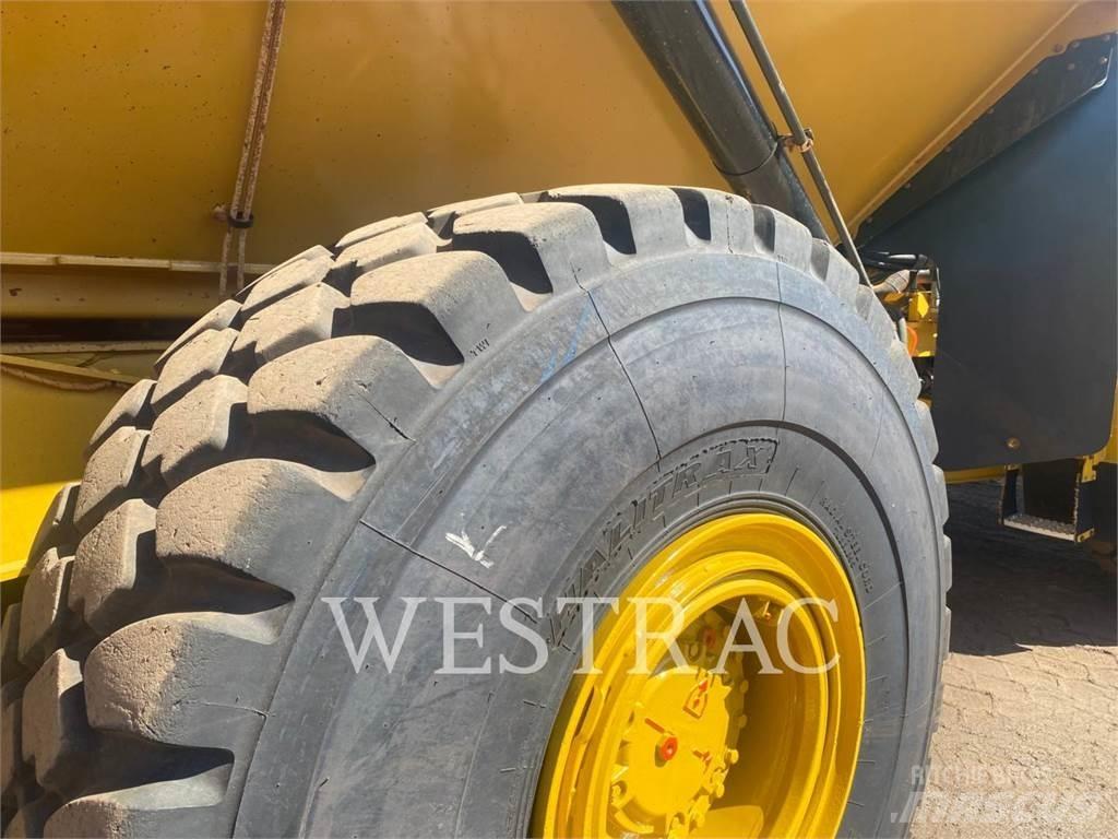 CAT 745-04LRC Terrængående lastbiler