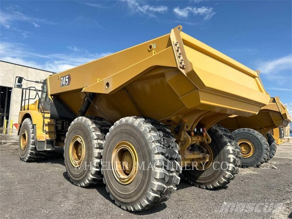 CAT 745 TG Terrængående lastbiler