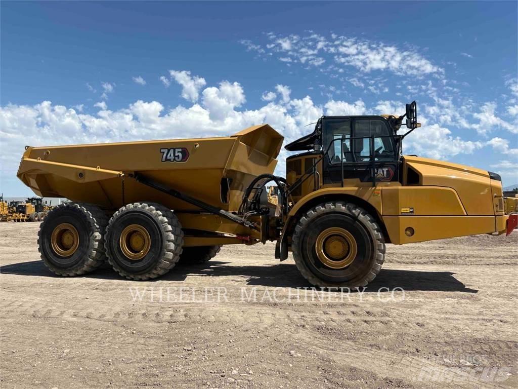 CAT 745 TG Terrængående lastbiler