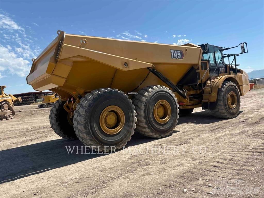 CAT 745 TG Terrængående lastbiler