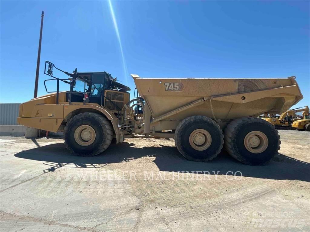 CAT 745 TG Terrængående lastbiler