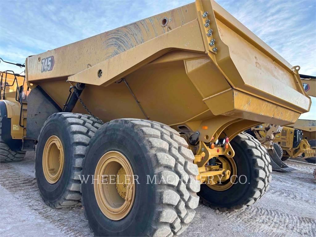 CAT 745 TG Terrængående lastbiler
