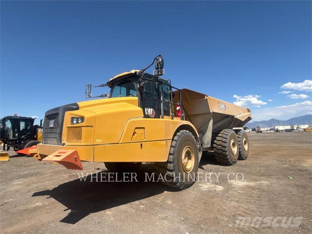 CAT 745 TG Terrængående lastbiler