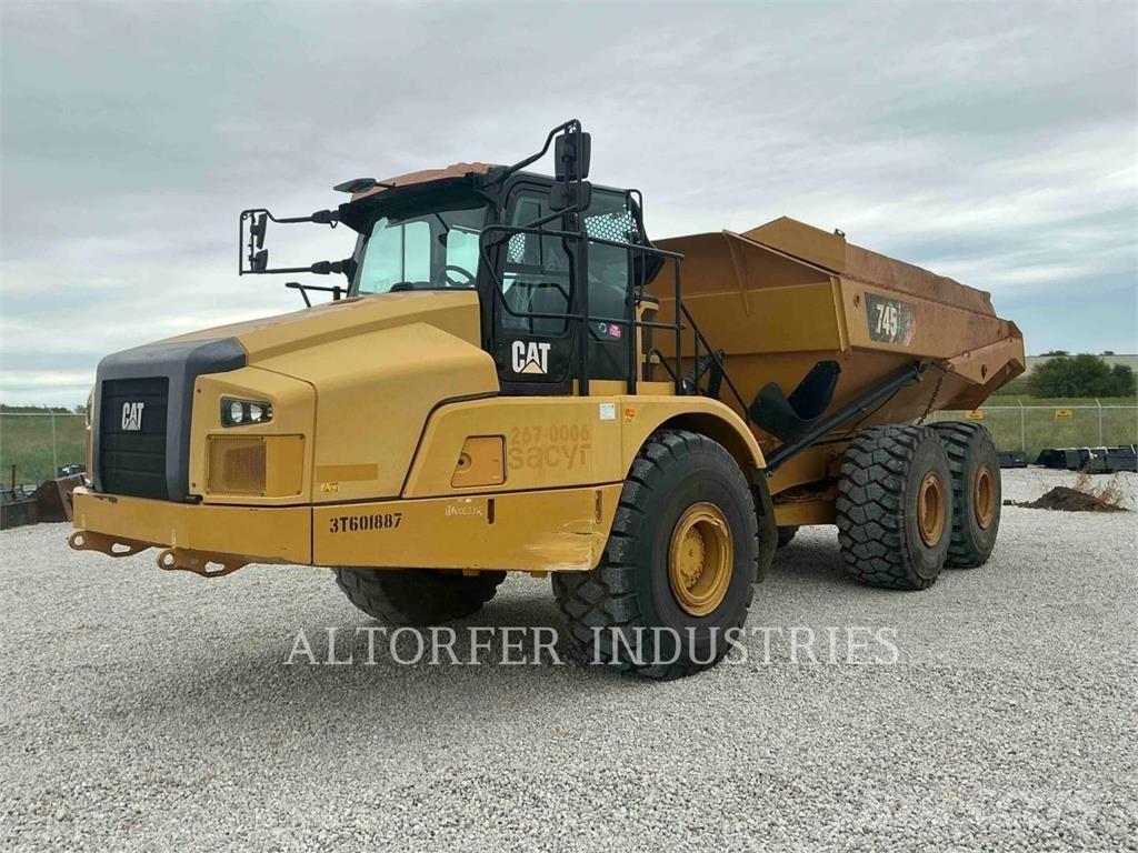 CAT 74504 Terrængående lastbiler