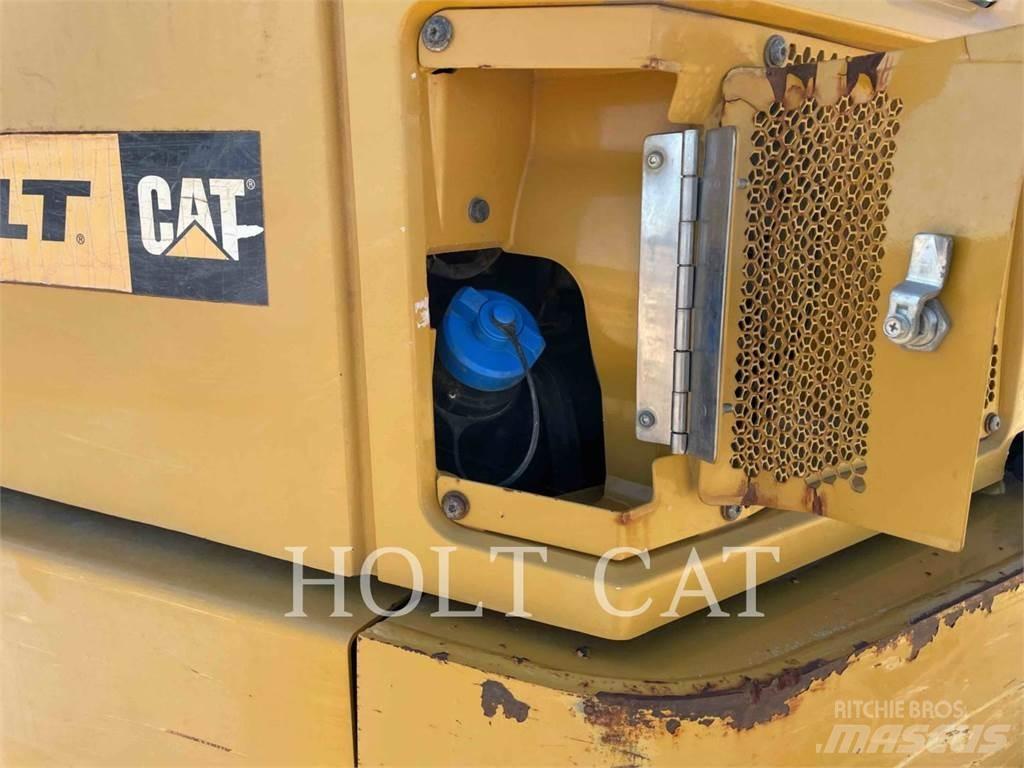 CAT 74504 Terrængående lastbiler