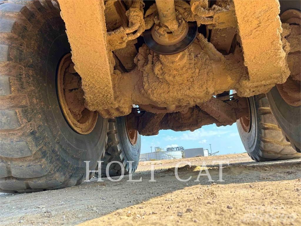 CAT 74504 Terrængående lastbiler