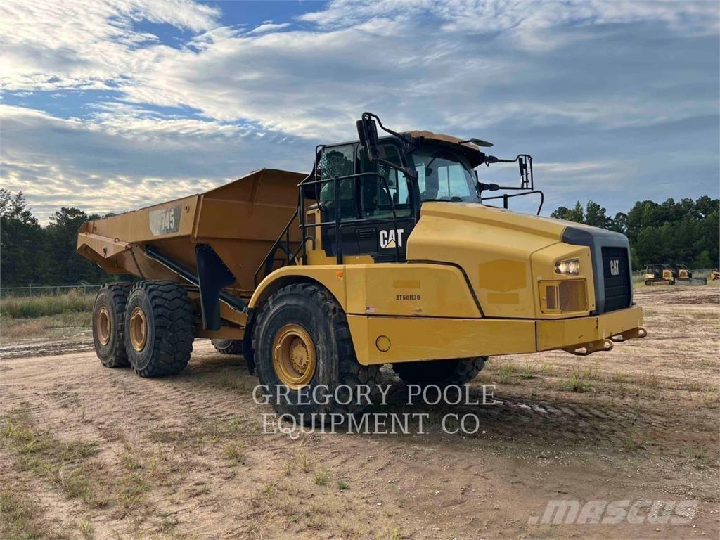 CAT 74504 Terrængående lastbiler