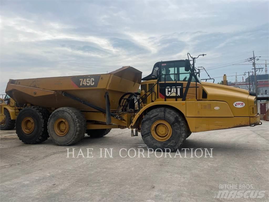 CAT 745C Terrængående lastbiler
