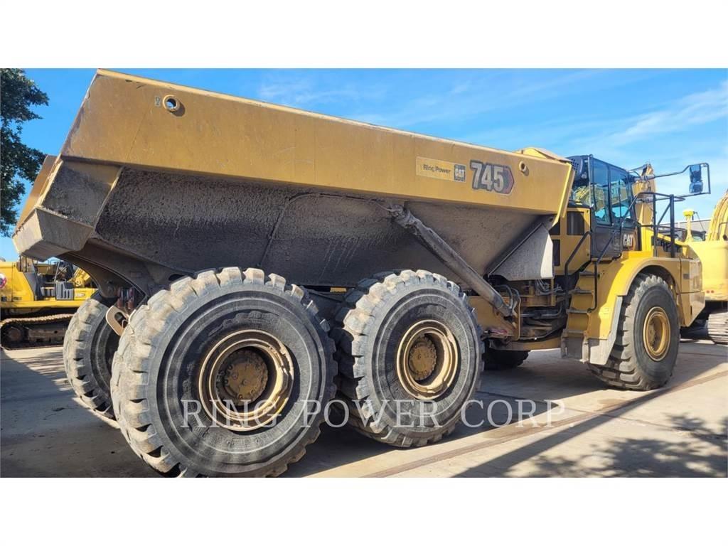 CAT 745TG Terrængående lastbiler