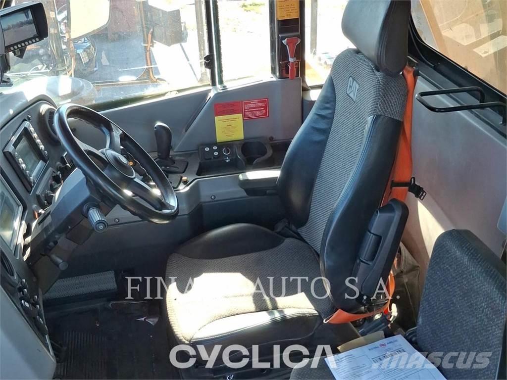 CAT 772G Terrængående lastbiler