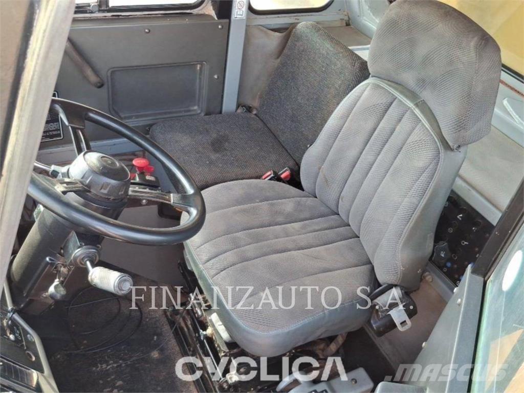 CAT 773E Terrængående lastbiler