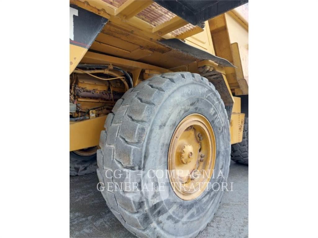 CAT 775B Terrængående lastbiler