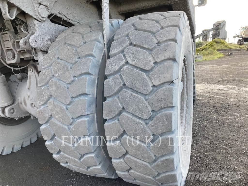 CAT 775D Terrængående lastbiler