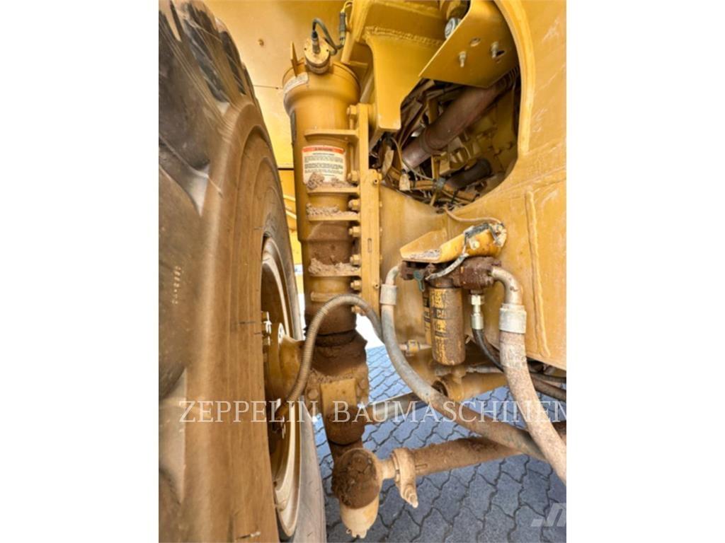 CAT 775E Terrængående lastbiler