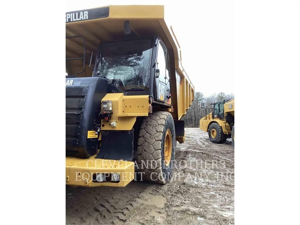 CAT 775F Terrængående lastbiler