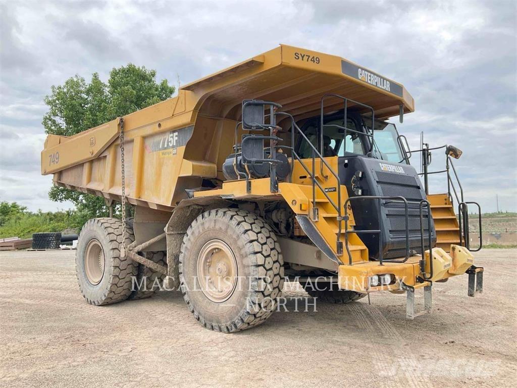 CAT 775F Terrængående lastbiler