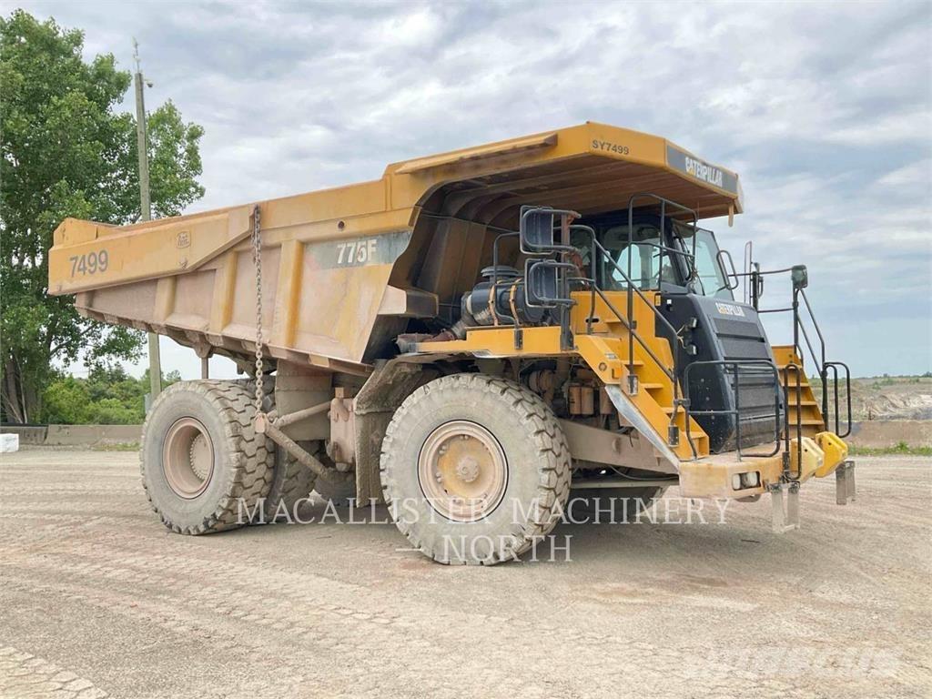 CAT 775F Terrængående lastbiler