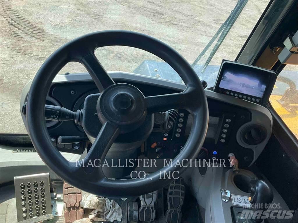 CAT 775G Terrængående lastbiler
