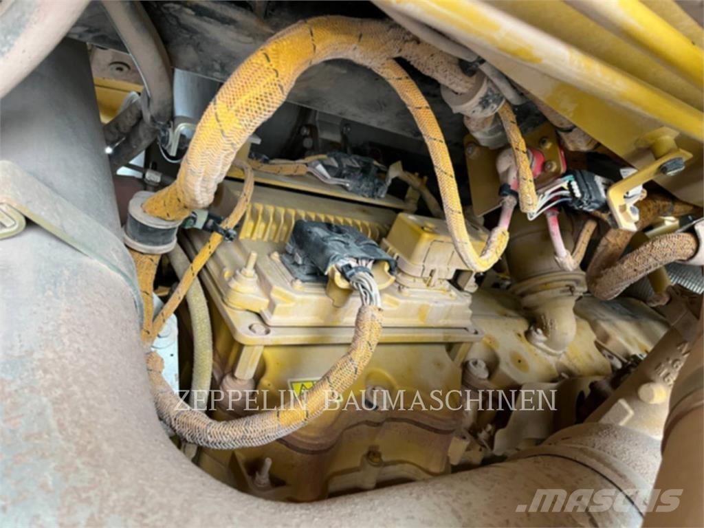 CAT 775G Terrængående lastbiler