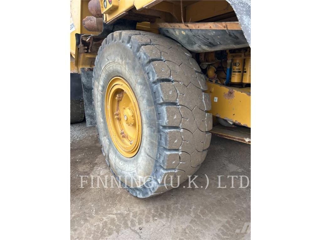 CAT 775G Terrængående lastbiler
