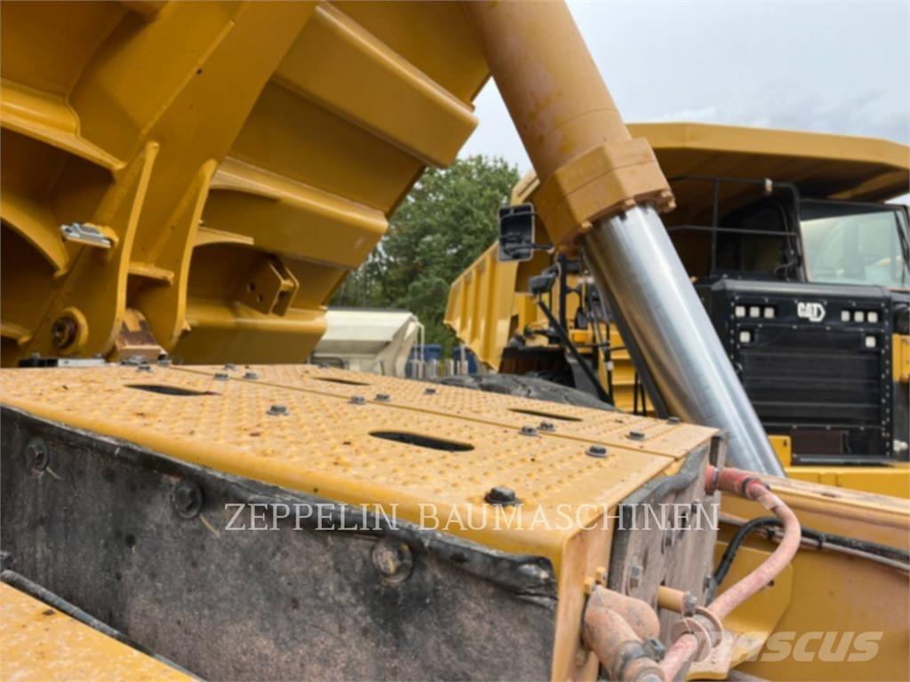 CAT 775G Terrængående lastbiler