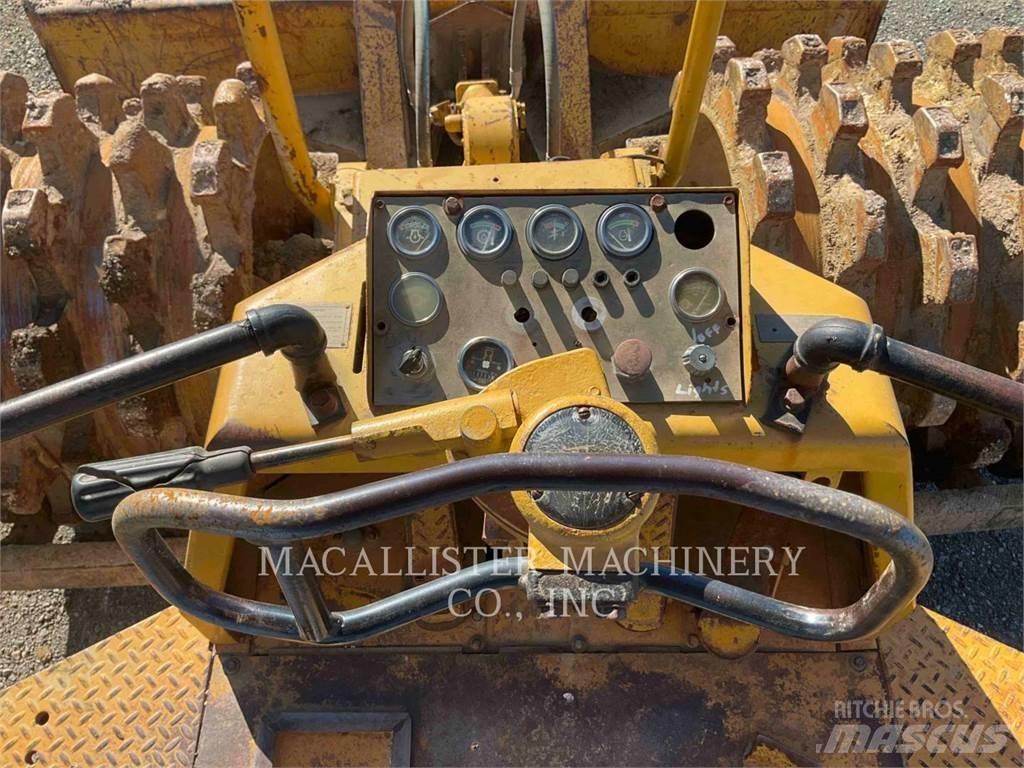 CAT 815 Jordvibrationstromler