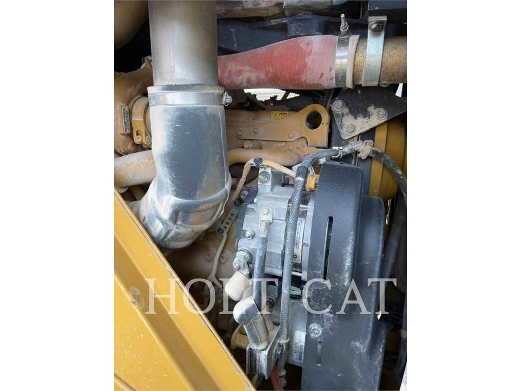 CAT 815 Jordvibrationstromler