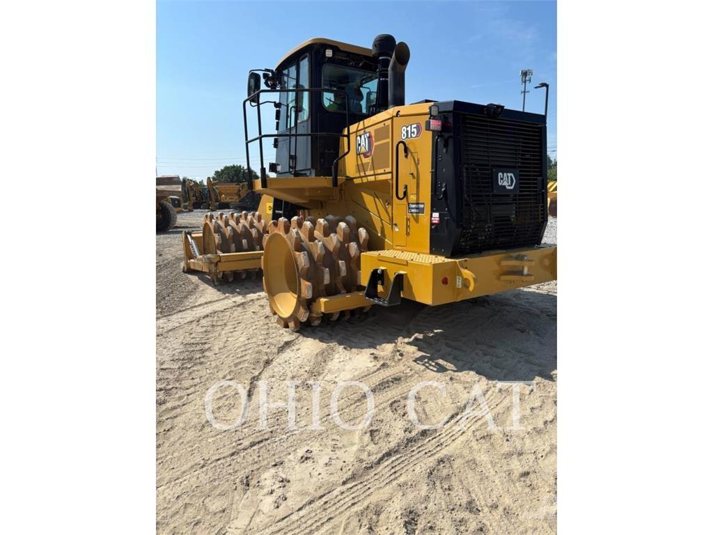 CAT 815 Jordvibrationstromler