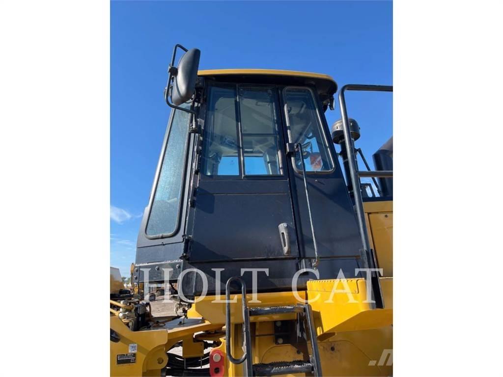 CAT 815 Jordvibrationstromler