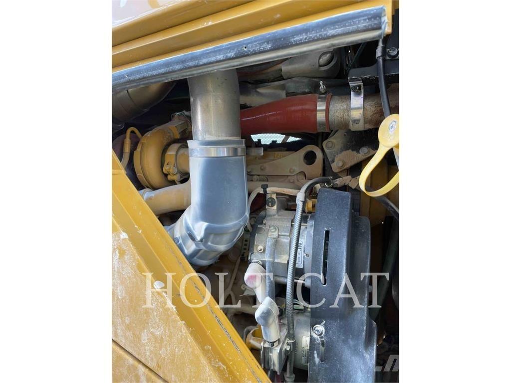 CAT 815 Jordvibrationstromler