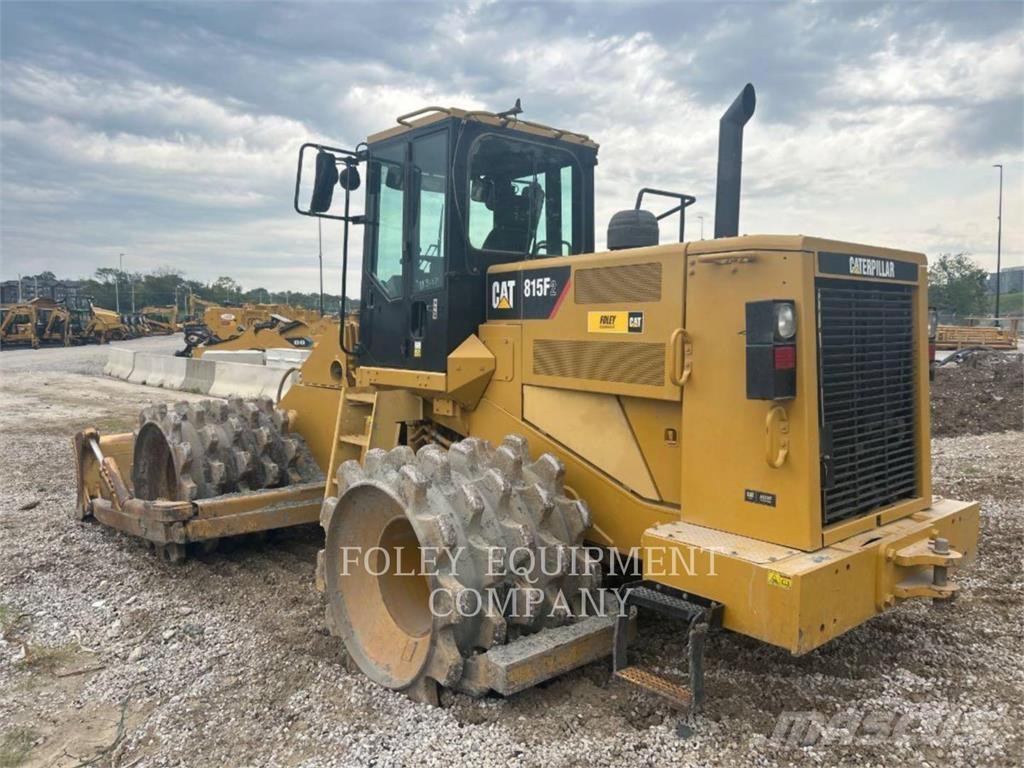 CAT 815F2 Jordvibrationstromler