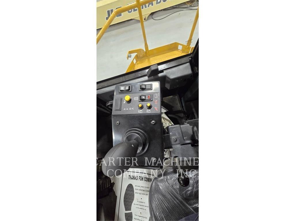 CAT 826H RBLD Jordvibrationstromler