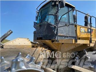 CAT 826K Jordvibrationstromler
