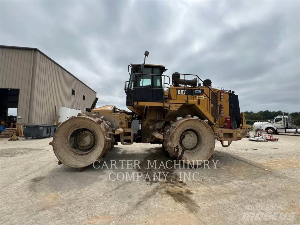 CAT 826K Jordvibrationstromler