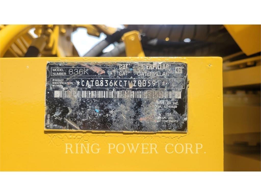 CAT 836K Jordvibrationstromler