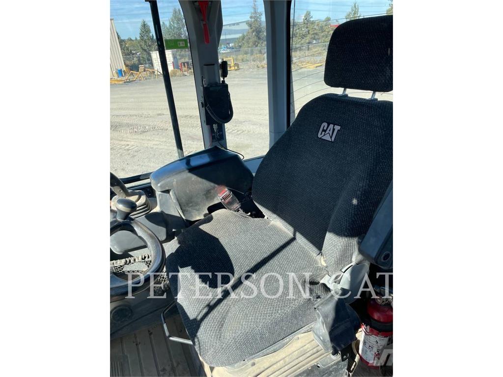 CAT 930M Læssemaskiner på hjul