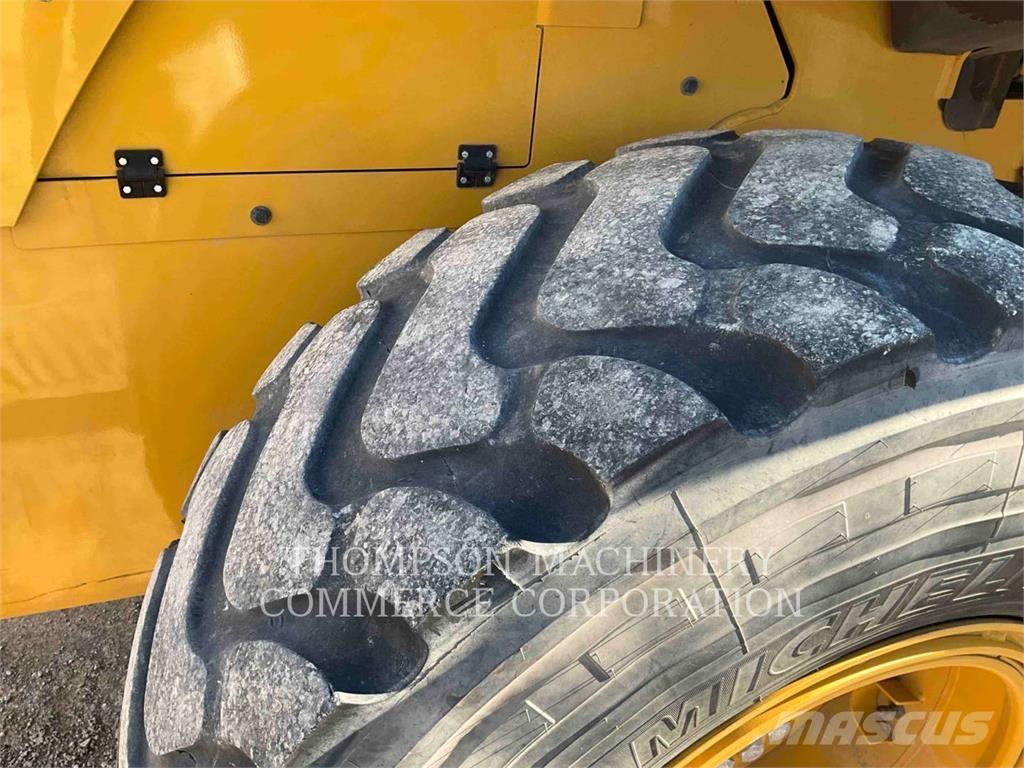 CAT 930M Læssemaskiner på hjul